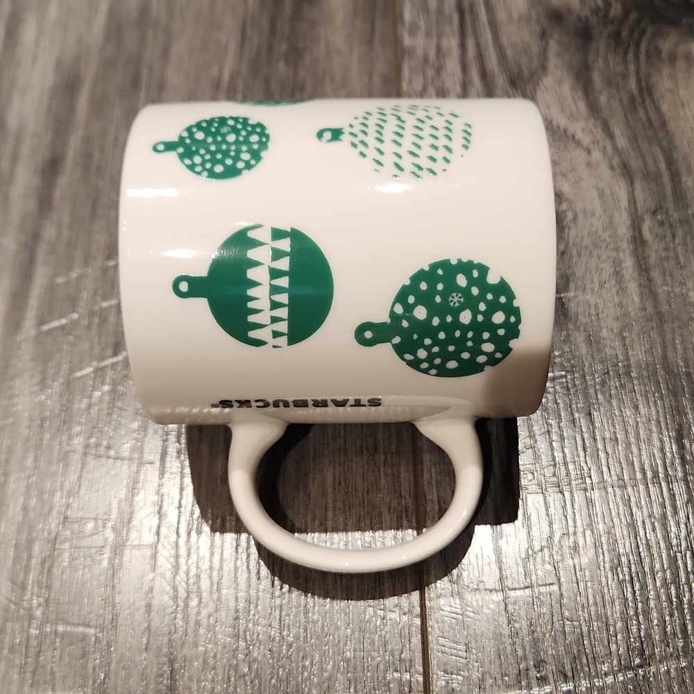 EUC 2016 Starbucks Green Ornaments 12 fl oz Coffee/Tea Mug